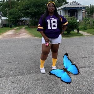 Meet your Posher, Takia